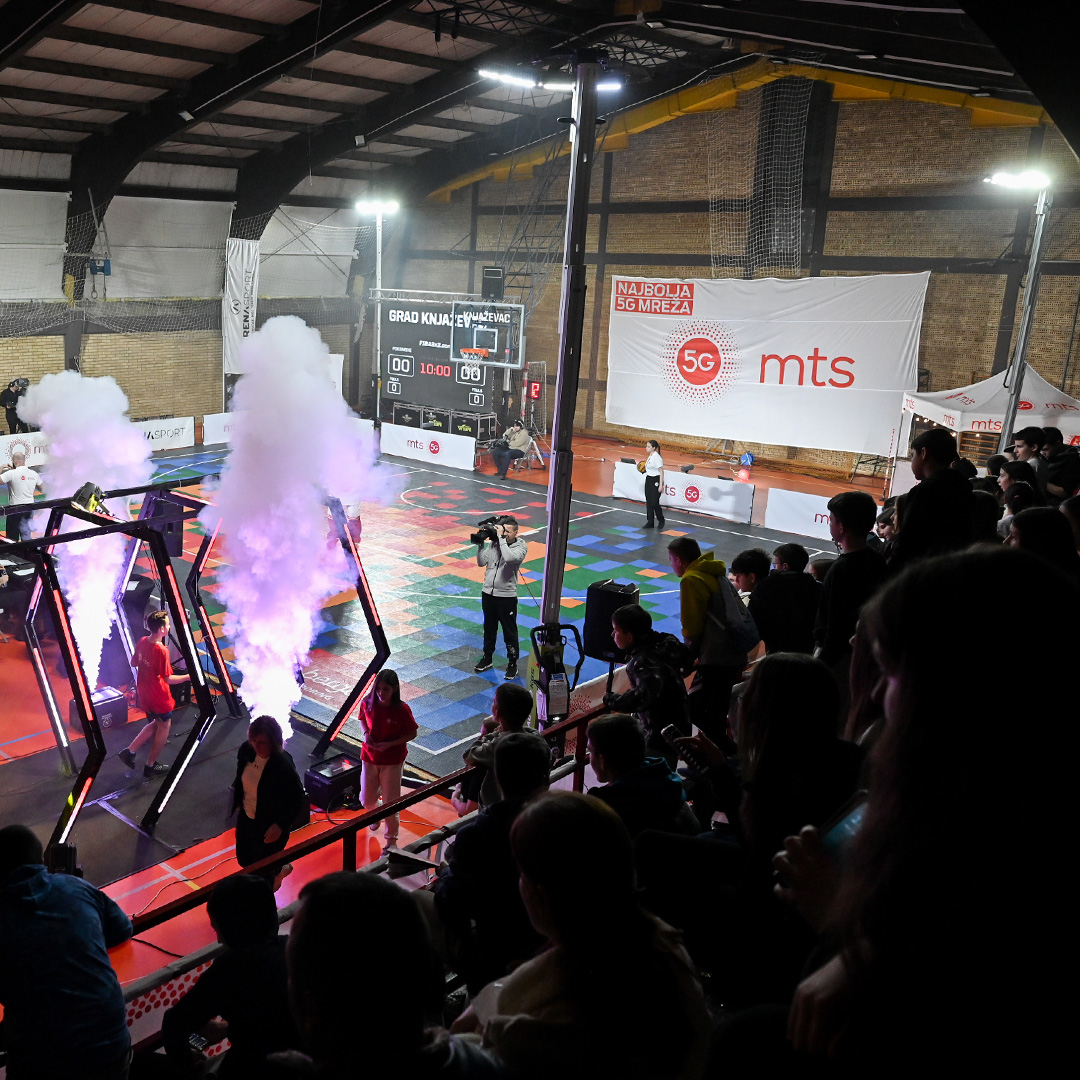 Ritelite Quad Pod K65 mobile lighting towers lighting up a 3x3 basketball court for match play