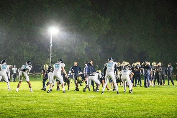 AmericanFootball-Match9232