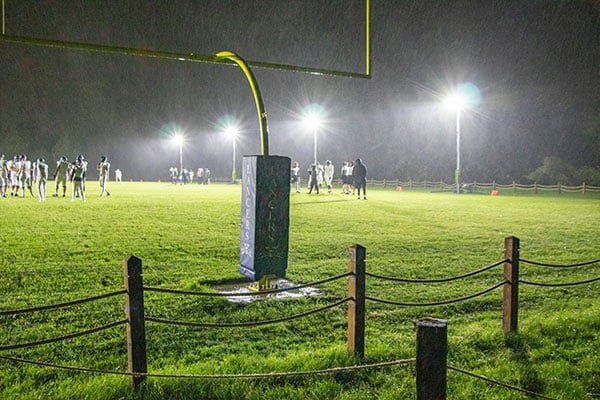 AmericanFootball-Match9285