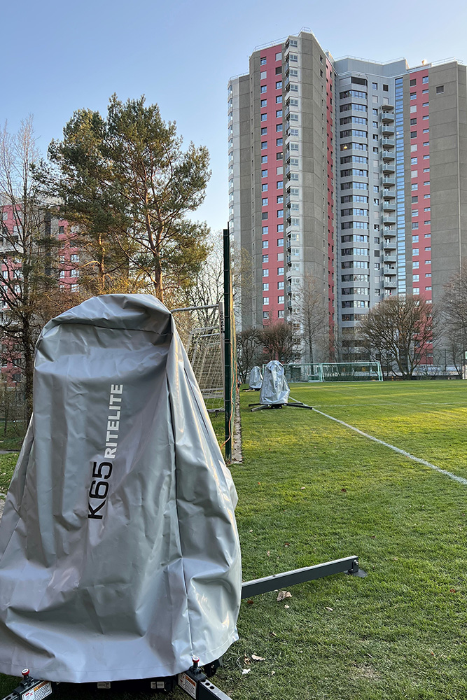 Ritelite Sports-LITE battery powered portable sports lights lighting up multiple netball courts for winter training